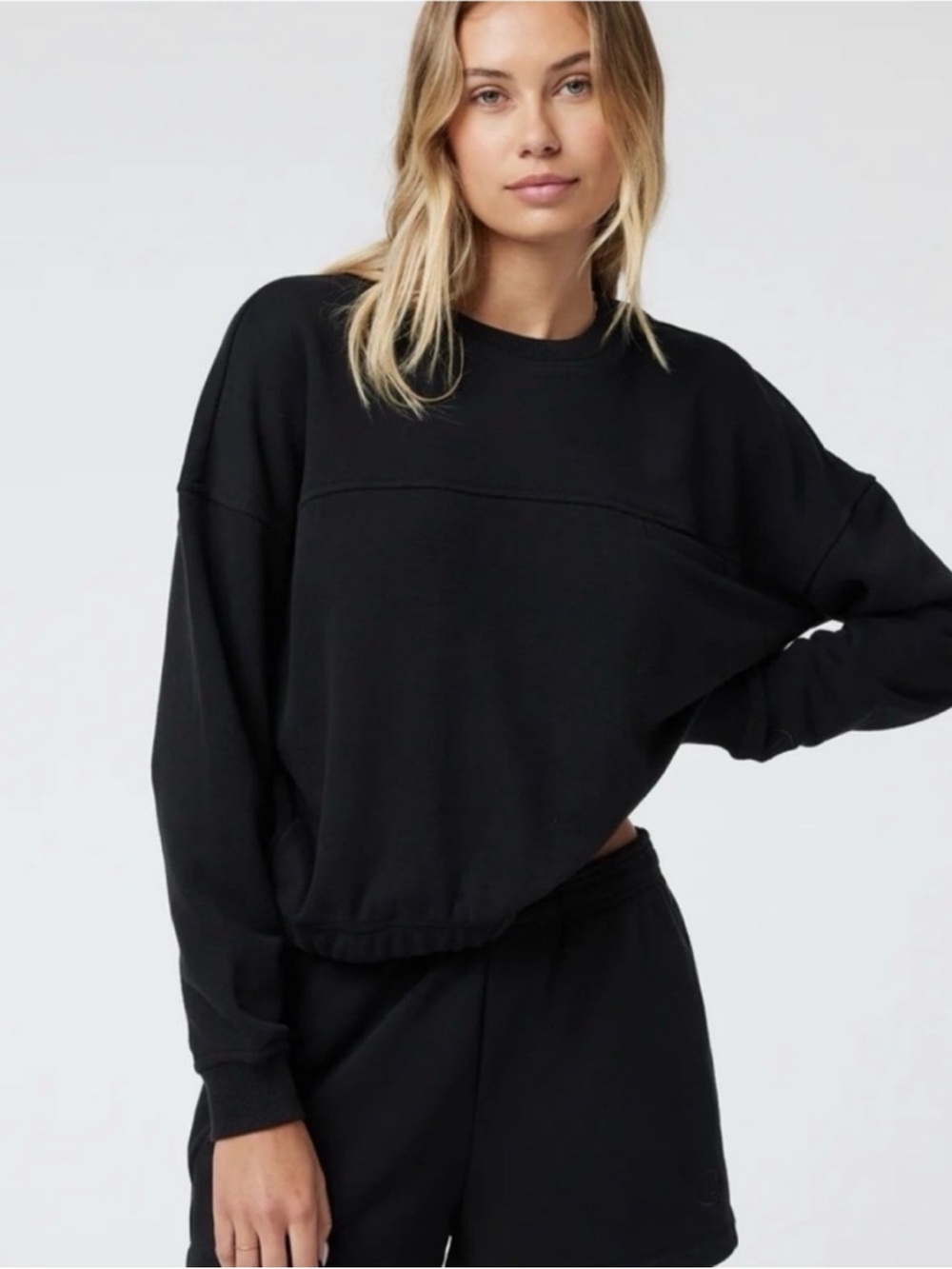 Vuori Sedona Sport Crew black small cropped boxy crewneck sweatshirt
